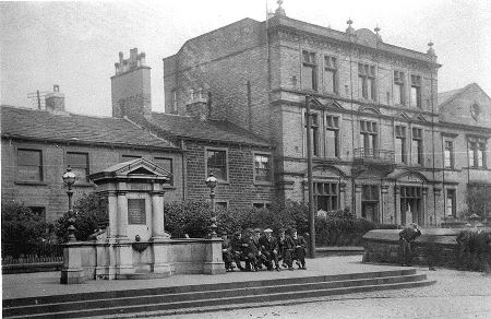 Bacup Con Club and Monument